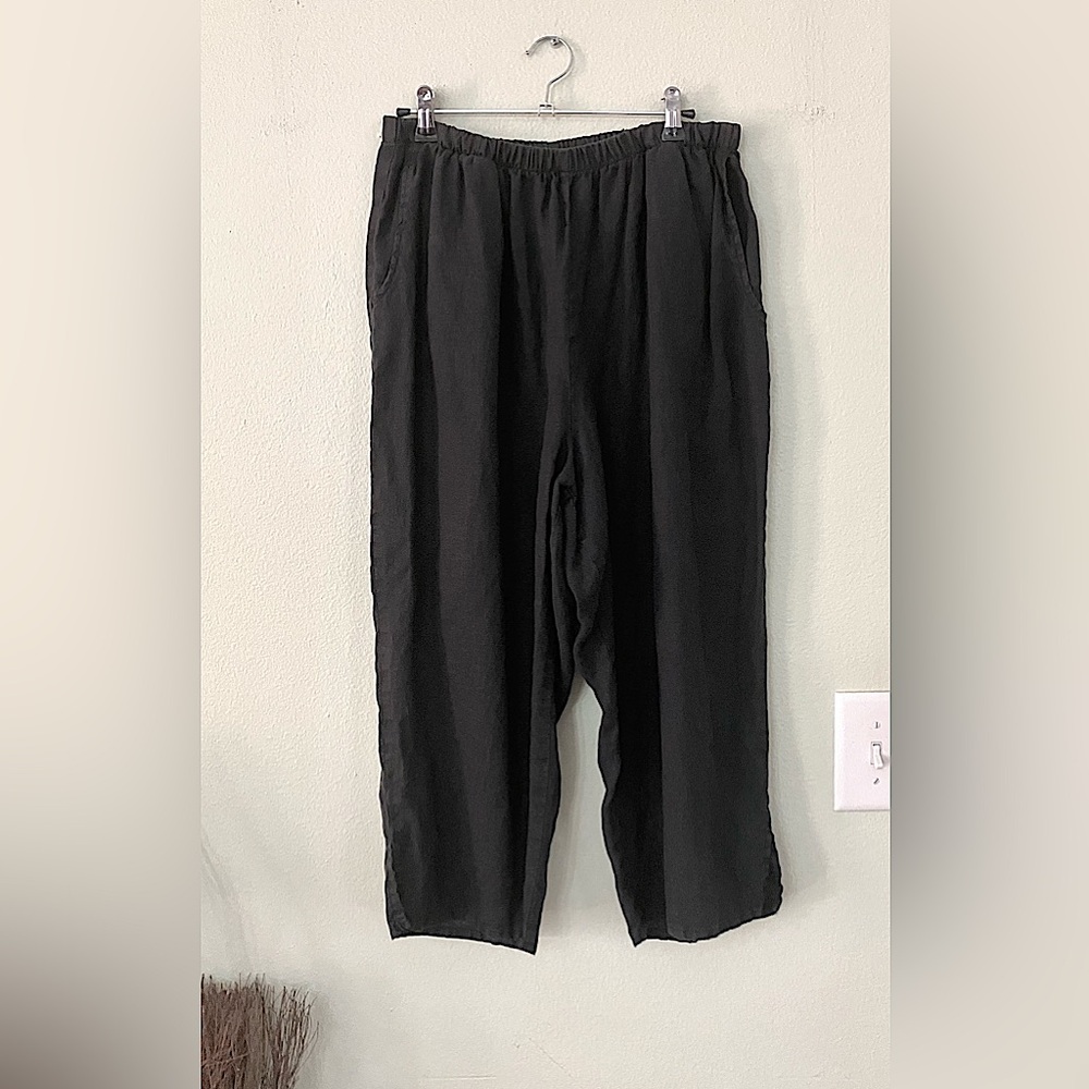 Flax black linen Capri pants